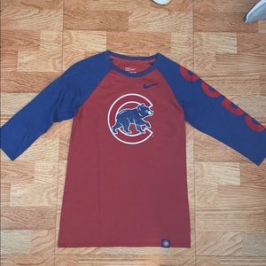 Women’s Nike Chicago Cubs baseball tee